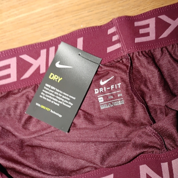 Nike shorts - Picture 2 of 2